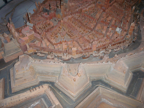 This is a model of the old city of Lübeck.